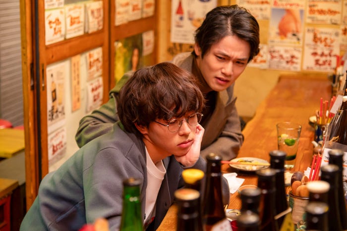 末澤誠也、中川大輔「彼女と彼氏の明るい未来」第3話より(C)「彼女と彼氏の明るい未来」製作委員会・MBS