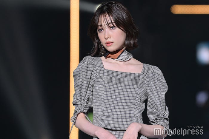 ボブヘアの高橋ひかる(C)モデルプレス