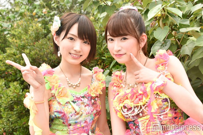 太田夢莉、吉田朱里 (C)モデルプレス
