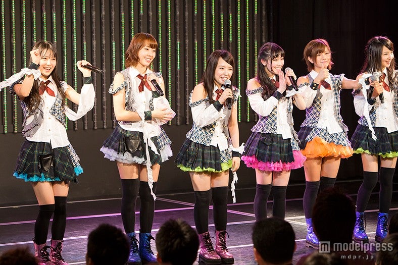 NMB48、爽やかビキニ姿解禁　劇場公演でサプライズ発表