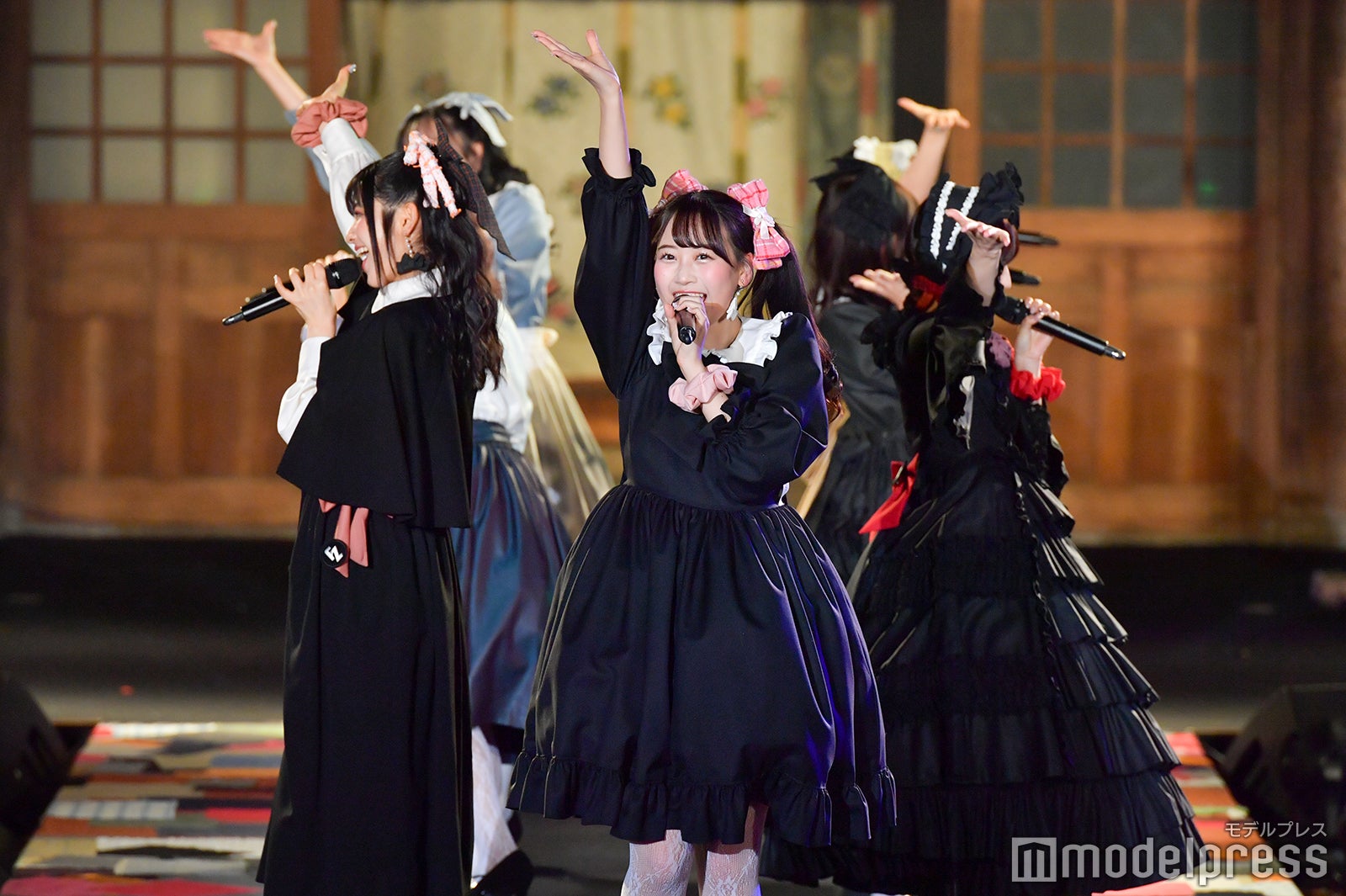 FRUITS ZIPPER（C）モデルプレス