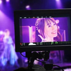 水樹奈々、Blu-ray&DVD『NANA ACOUSTIC ONLINE』アートワークを公開