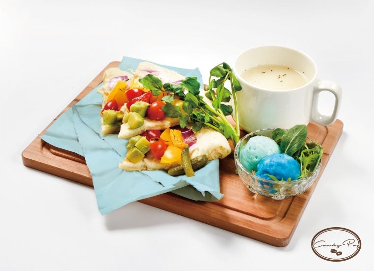 レインボークリスピーピザ1,390円（税抜）／画像提供：株式会社レッグス