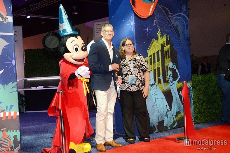 レセプションパーティー、テープカット