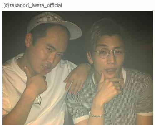EXILE岩田剛典「やっと会えた」トレンディエンジェル斎藤さんとイケメンポーズ 「まさかの2人」と驚きの声