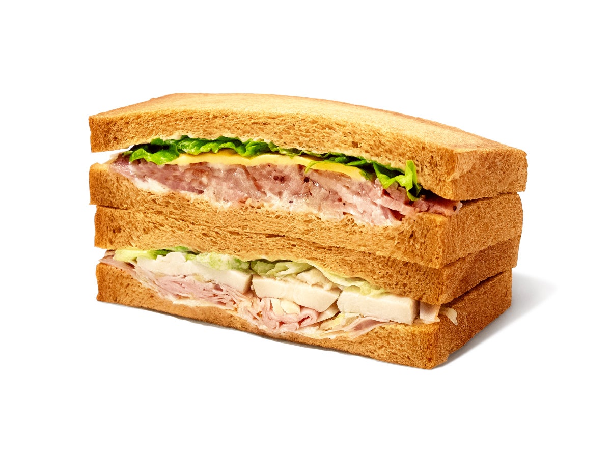 カフェサンド こだわりの3種ミート500円／提供画像