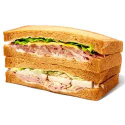 カフェサンド こだわりの3種ミート500円/提供画像