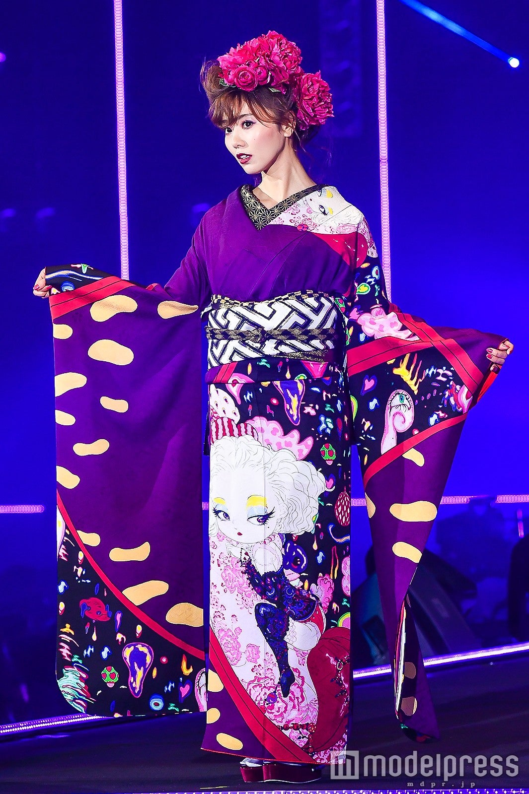 池端レイナが美しい！着物で妖艶ウォーキング＜TGC2017 S／S＞