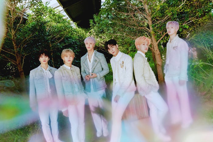 ASTRO(左から)ラキ、MJ、ムンビン、ウヌ、ジンジン、サナ(提供写真)