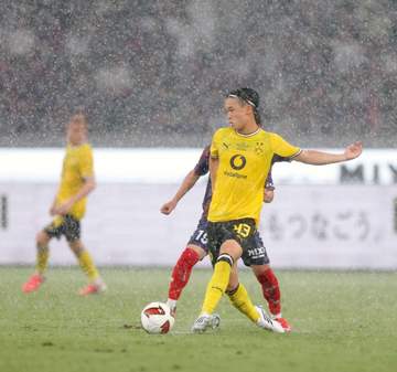 ドルトムントがFC東京に勝利 山本天翔は凱旋試合で雨中の奮闘も反省「惜しいところで決めきれる選手に」