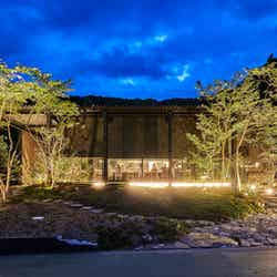 夕食付プランはレストラン「Simples」で旬の恵みを堪能する/画像提供:創造舎