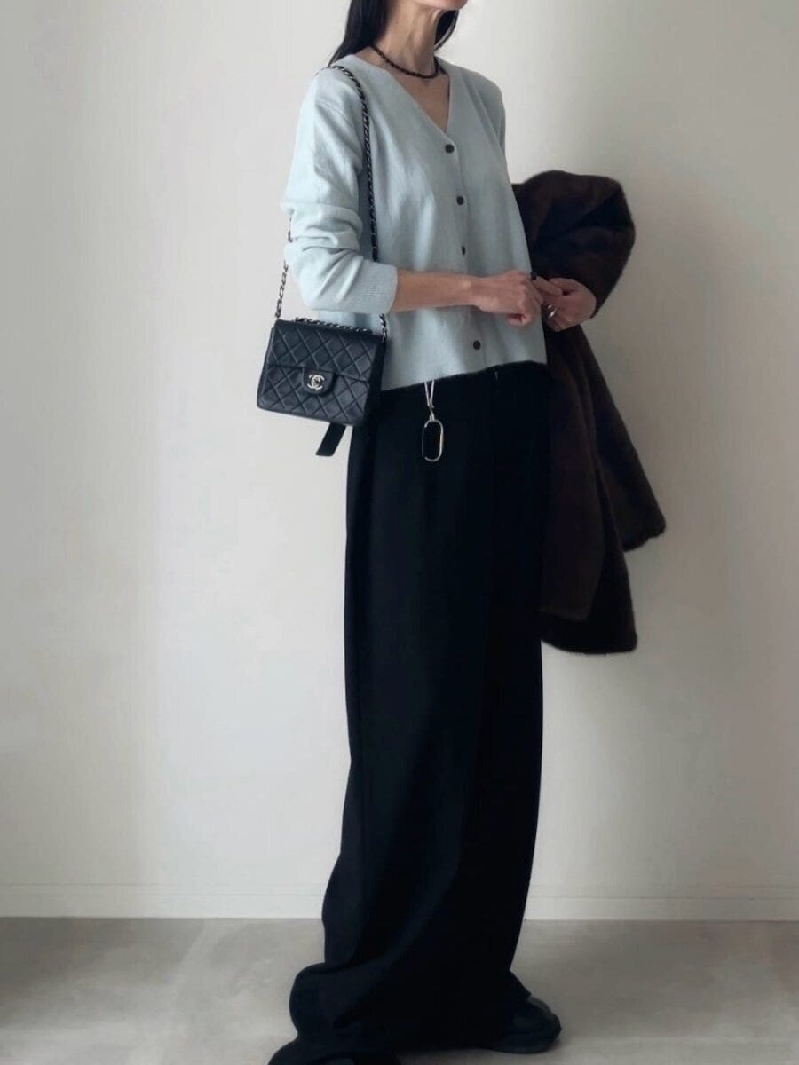 黒ワイドパンツ コーデ 黒ワイドパンツコーデ4