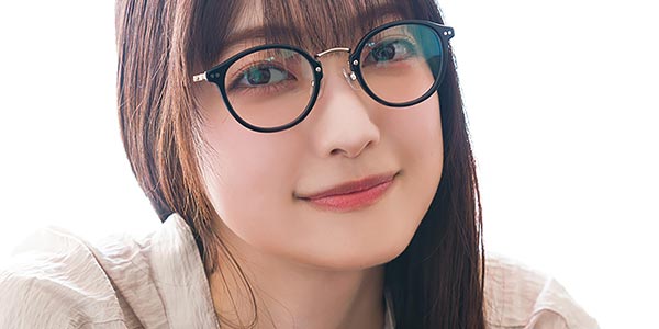 櫻坂46大園玲、胸元のぞくオーバーシャツ＆メガネ姿でリラックス 1st