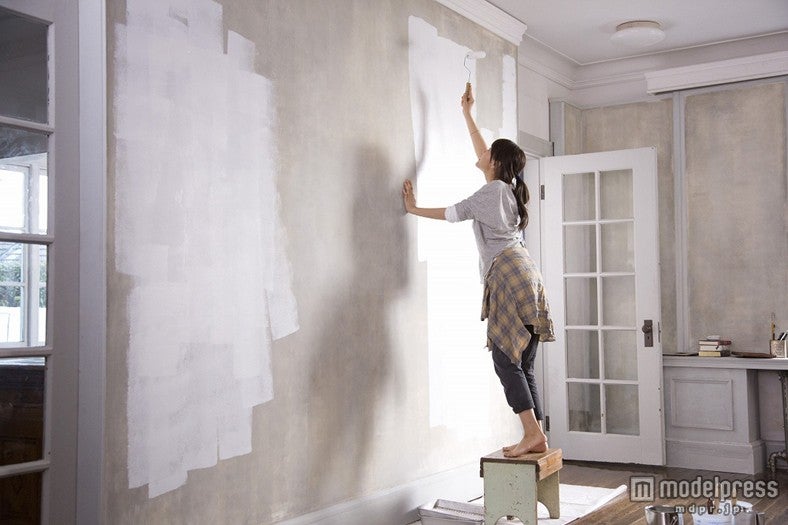 有村架純／新CM「ペンキ塗り」篇メイキングより