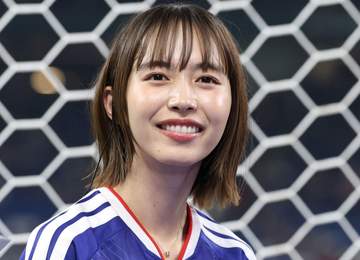 「眼鏡姿もキュート」「綺麗な汗もグッド」井桁弘恵 熱中スポーツの大会出場で汗だく姿にファンから反響