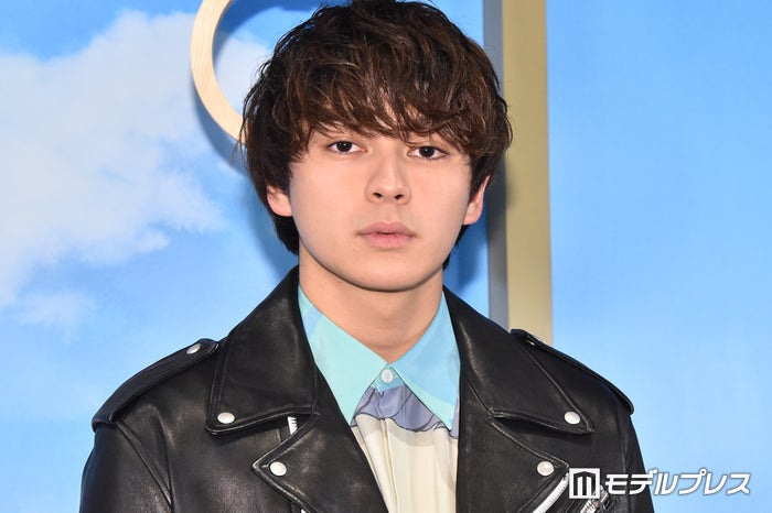 眞栄田郷敦「高校の同級生が僕の靴下を売ってました」と初告白 発見した経緯説明