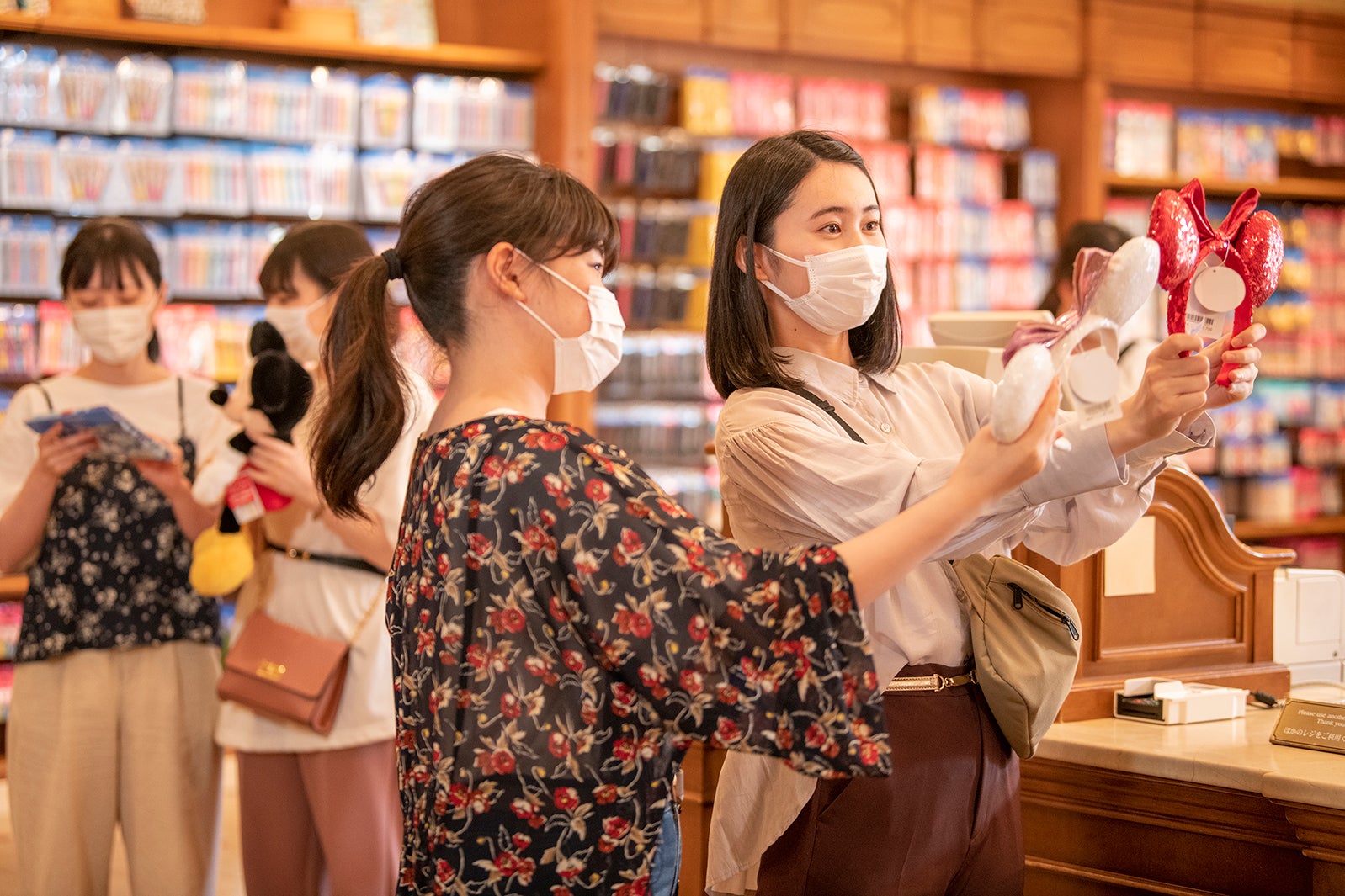 グランドエンポーリアム（C）Disney