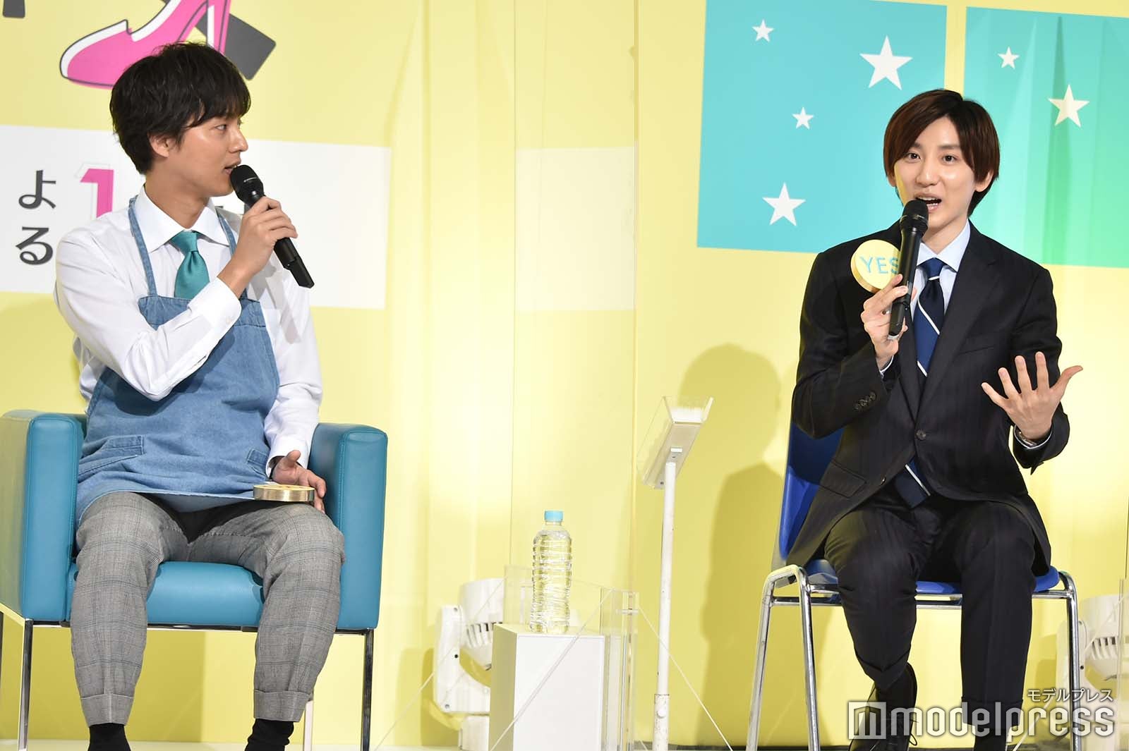 熱弁する京本大我の話に耳を傾ける藤ヶ谷太輔 （C）モデルプレス