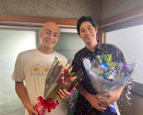 SixTONES森本慎太郎&渡辺大知「泳げ!ニシキゴイ」クランクアップ「波乱万丈な人生を演じられて、楽しかった」