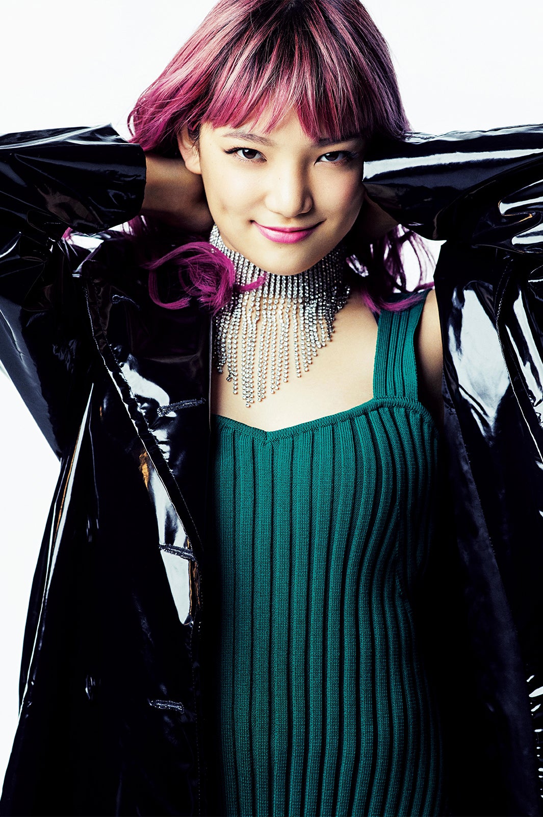 須田アンナ／「月刊EXILE」8月号より（画像提供：LDH）