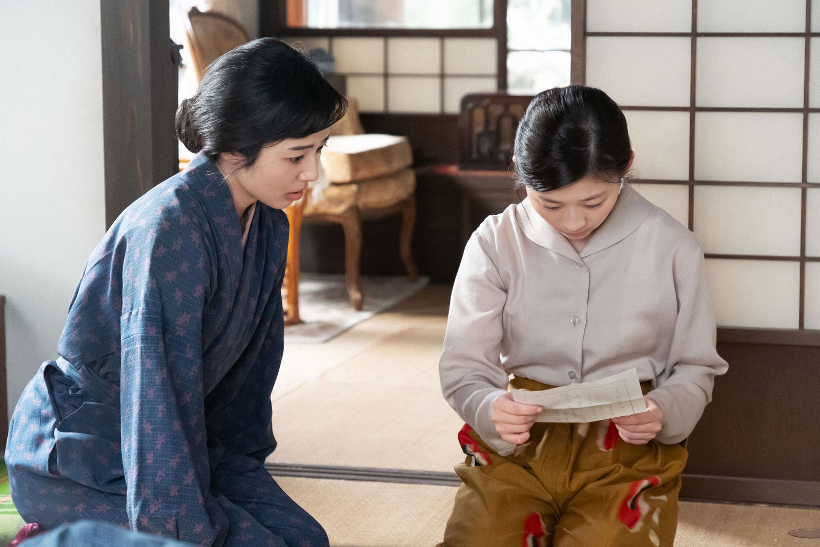 森田望智、伊藤沙莉「虎に翼」（C）NHK