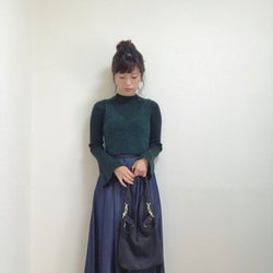 「イエローパンプス」の一点ポイント使いで、旬のコーデを作るコツ♡