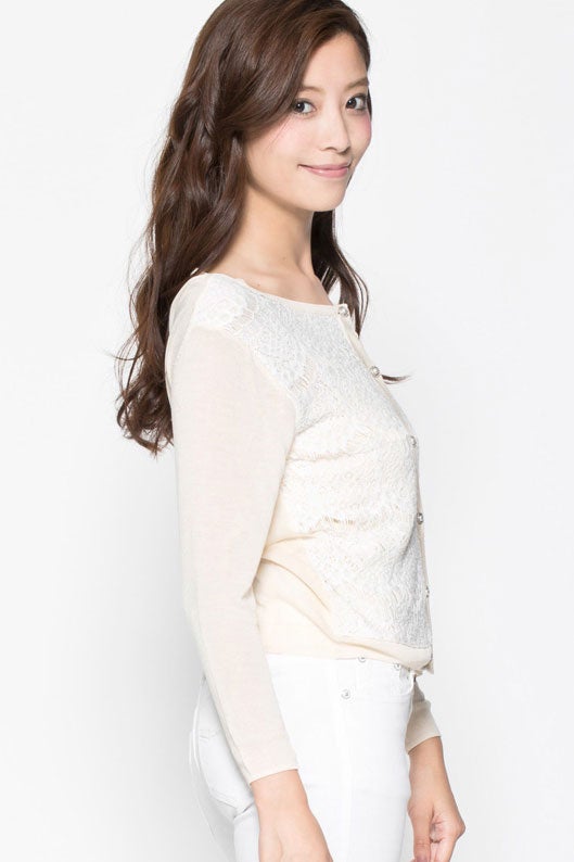 センターレースビジューボタンカーデ「DEPARTMENT」4,980円（税込）