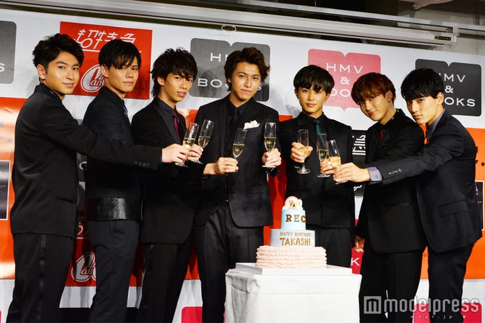 超特急(左から)コーイチ、カイ、リョウガ、タカシ、タクヤ、ユーキ、ユースケ (C)モデルプレス