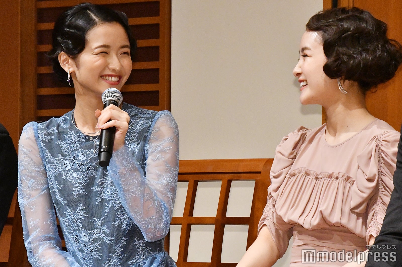 木下晴香、葵わかな（C）モデルプレス