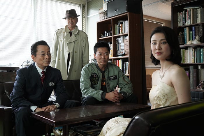 水谷豊、高橋克実、寺脇康文、潤花「相棒season22」第6話より(C)テレビ朝日