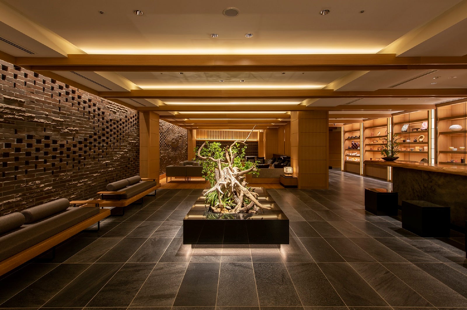 ロビー／画像提供：オリックス