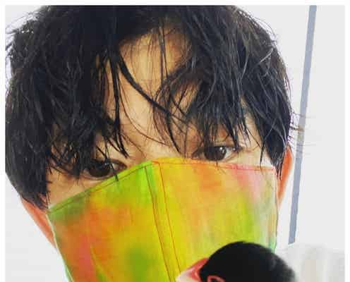 永山瑛太、妻・木村カエラ手作りのセンス溢れるマスク着用「嫁が作ってくれたよ」