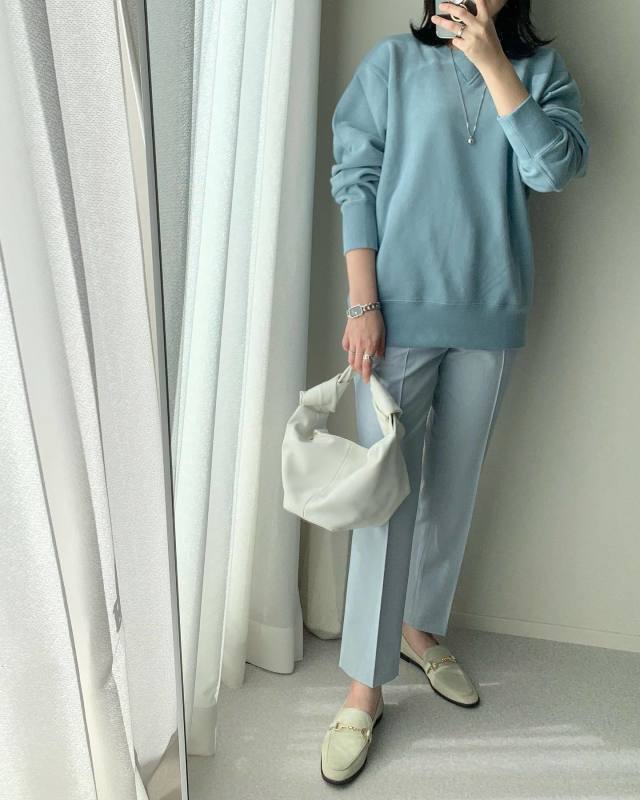 ブルー
