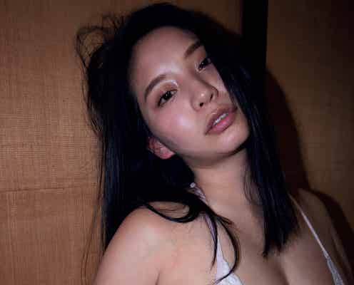 久松かおり“閉店間際”の大胆露出 迫力バストあらわ「週プレ酒BAR」
