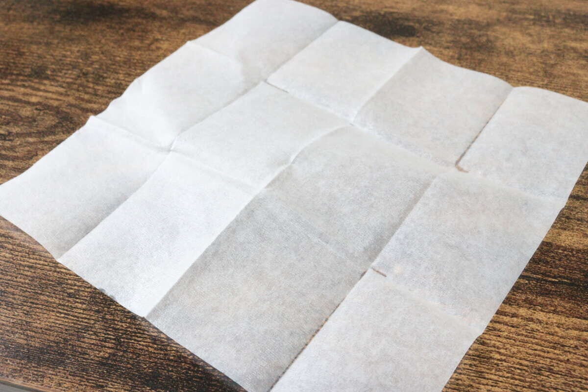 ダイソーのメガネクリーナー（16包）のビジュアル