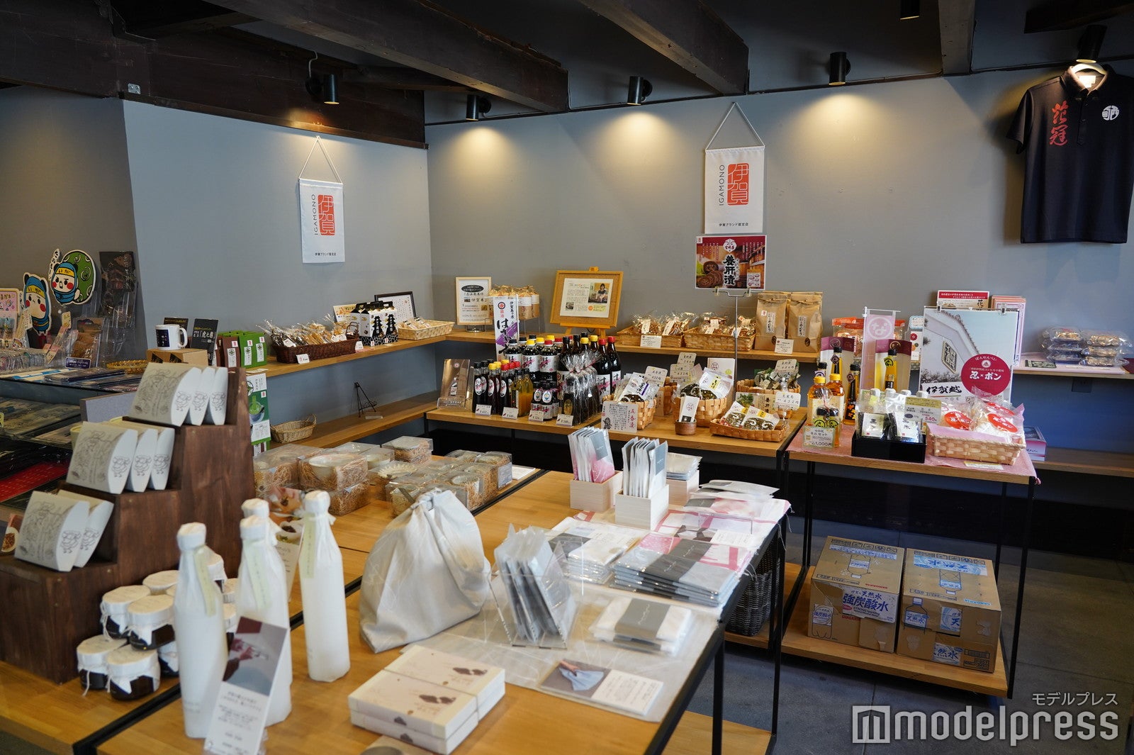 伊賀のおみやげが充実している「西町やかかん」店内風景（C）モデルプレス