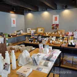 伊賀のおみやげが充実している「西町やかかん」店内風景(C)モデルプレス