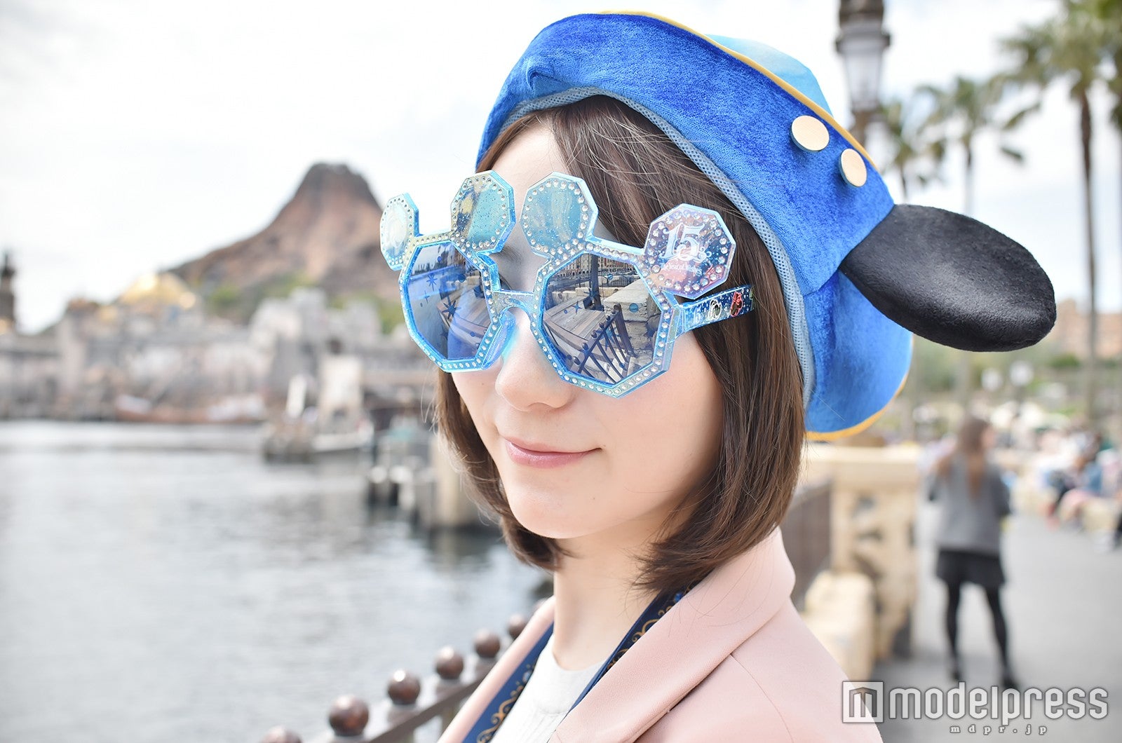 ファッション用グラス￥2000（モデル：堀瑞希）／（C）モデルプレス