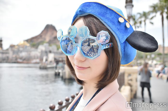 ファッション用グラス¥2000(モデル:堀瑞希)/(C)モデルプレス