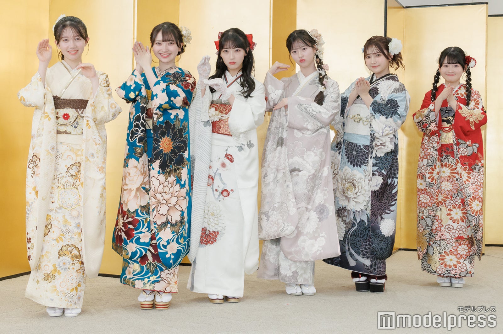 正鋳真優、山崎空、佐藤綺星、八木愛月、鈴木くるみ、布袋百椛（C）モデルプレス