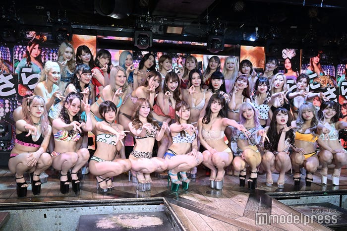 ハイブリッドカードシリーズ第1段「バーレスク東京2022」発売記念イベントの様子(C)モデルプレス