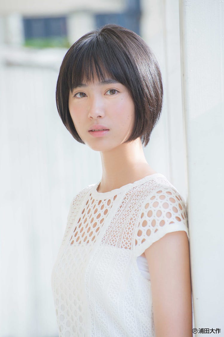 高橋一生と踊る女子高生 宮下咲とは 透明感と抜群スタイル際立つ愛媛が生んだ期待の女優 注目の人物 モデルプレス 高橋一生と踊る女子高生 宮下咲とは 透明感と抜群スタイル際立つ愛媛が生んだ期待の女優 注目の人物 モデルプレス