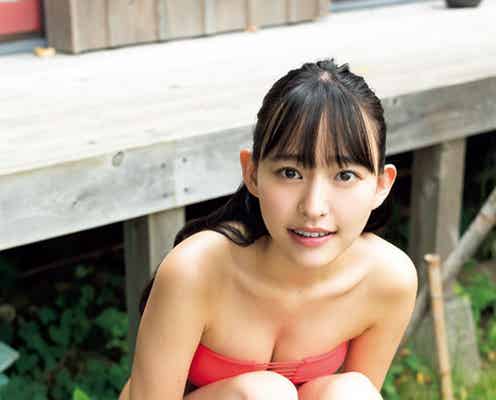 高崎かなみ、可憐な水着姿で魅了