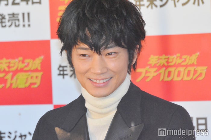 綾野剛 初雪にはしゃぐ 54年ぶり の雪の中イベントに登場 モデルプレス 綾野剛 初雪にはしゃぐ 54年ぶり の雪の中イベントに登場 モデルプレス