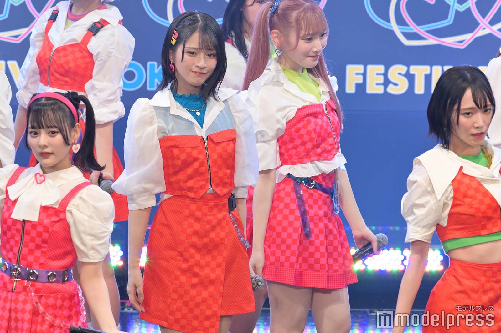 =LOVE （C）モデルプレス