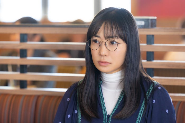 菅野美穂「ゆりあ先生の赤い糸」第4話より(C)テレビ朝日