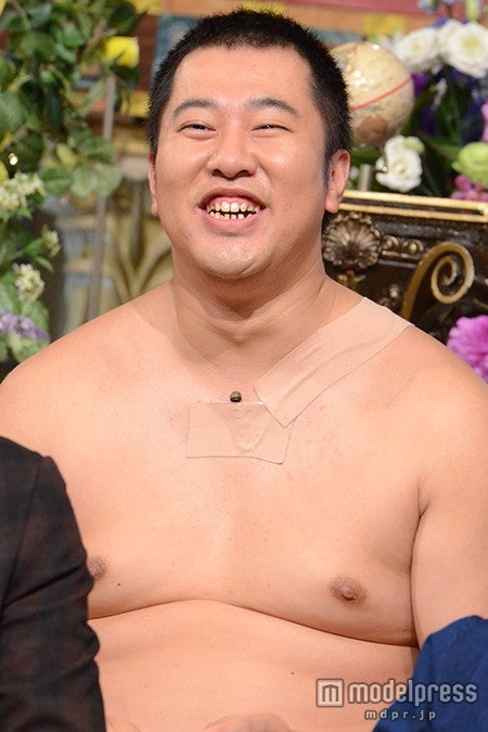 とにかく明るい安村（C）日本テレビ