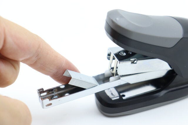 ホッチキス(黒、省力タイプ) リロード ホッチキス(黒、省力タイプ) リロード