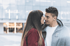 女性が キスしたい 時に見せる仕草 モデルプレス 女性が キスしたい 時に見せる仕草 モデルプレス