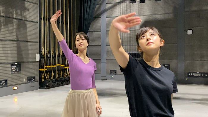 下村彩里アナ、斎藤ちはるアナ(画像提供:テレビ朝日)